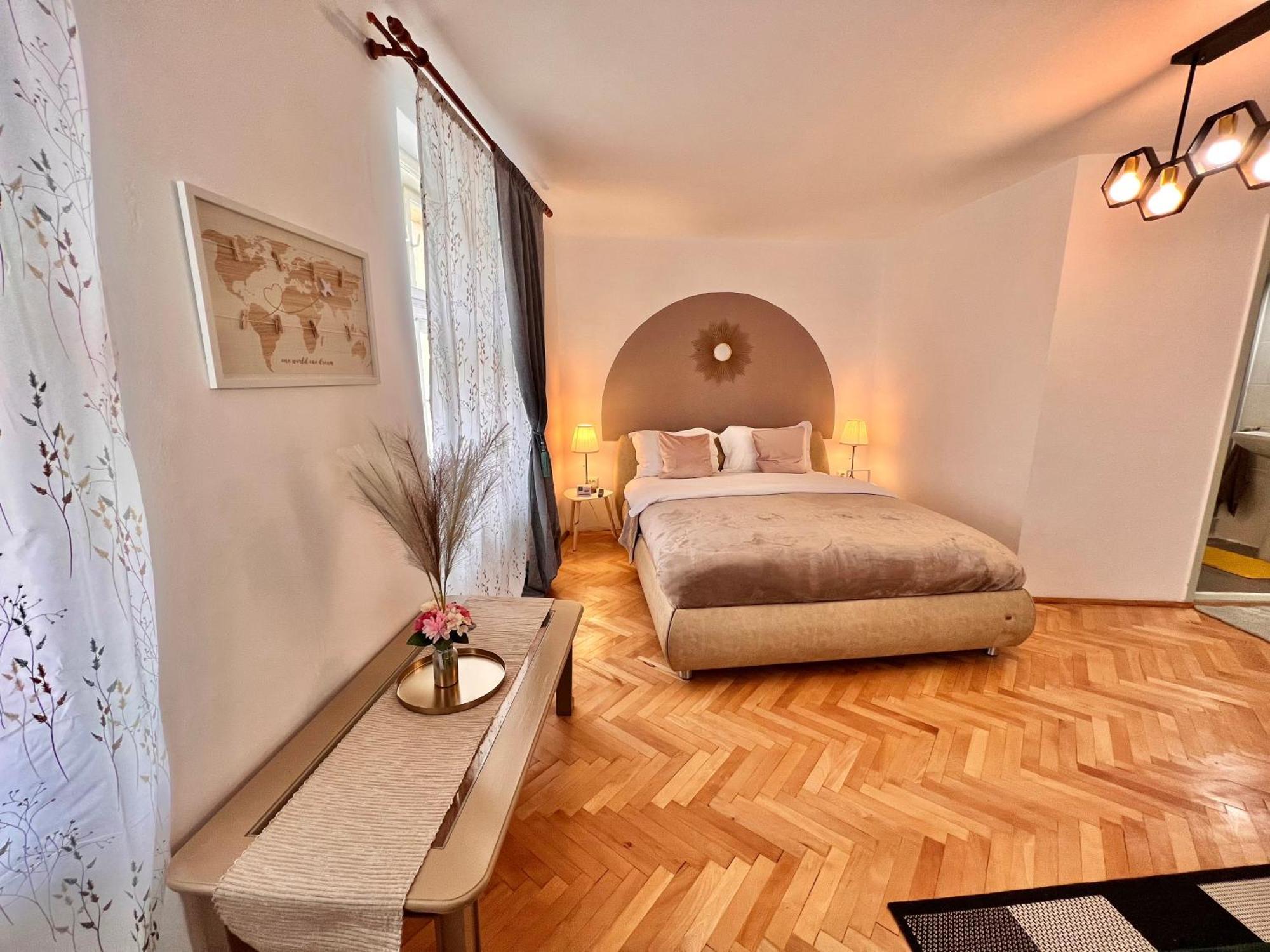 Old Town City Center Apartments Μπρασόβ Εξωτερικό φωτογραφία