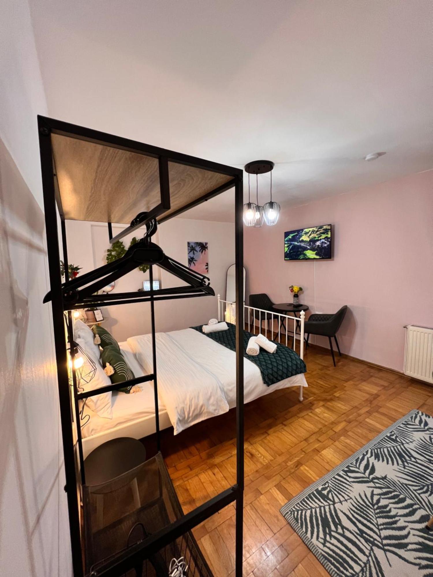 Old Town City Center Apartments Μπρασόβ Εξωτερικό φωτογραφία