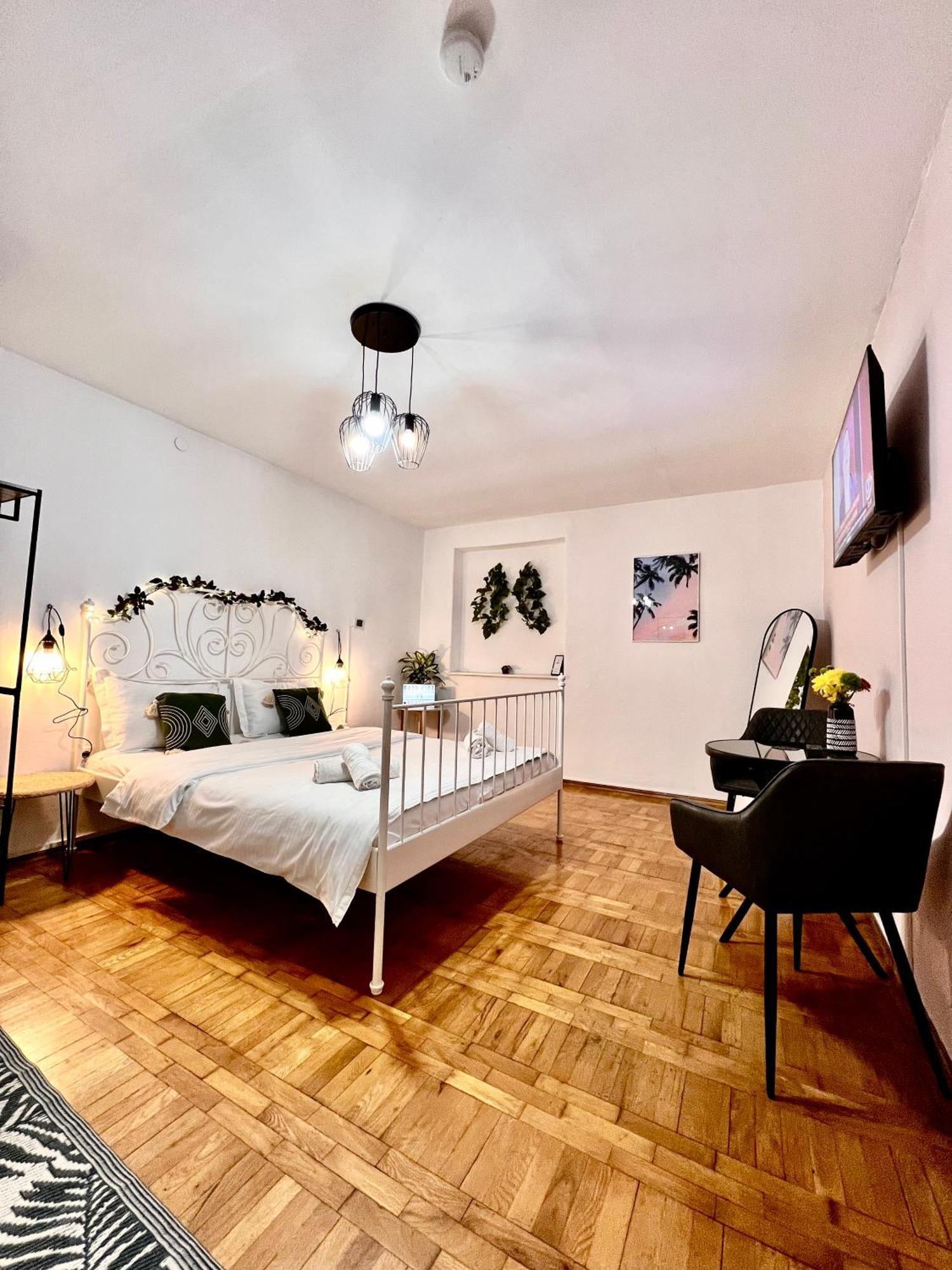 Old Town City Center Apartments Μπρασόβ Εξωτερικό φωτογραφία